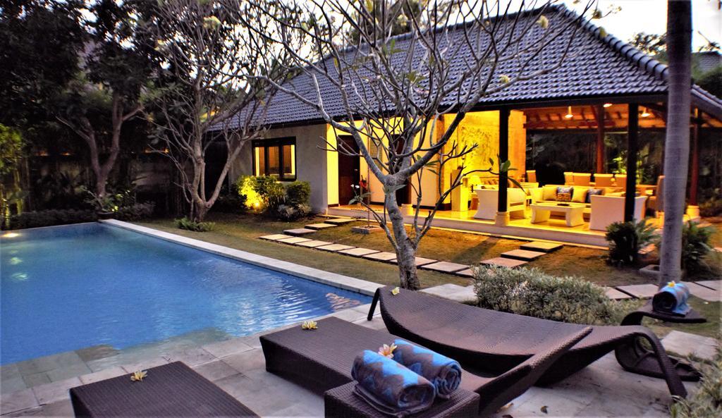 Finn'S Villa Santai Seminyak Esterno foto